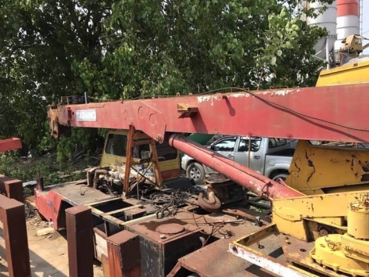 ขาย 785,000 รถเครน 10 ล้อเครน 20 ตัน 4 ปอก 3 ชัก เครื่องนิสสัน PE6-230 แรง 2 เพลา สโลว์กลาง สภาพพร้อมใช้ ทำงานได้ เอกสารเล่มทะเบียน ภาษีไม่ขาด  รถอยู่ ปทุมธานี โทร 0610710295