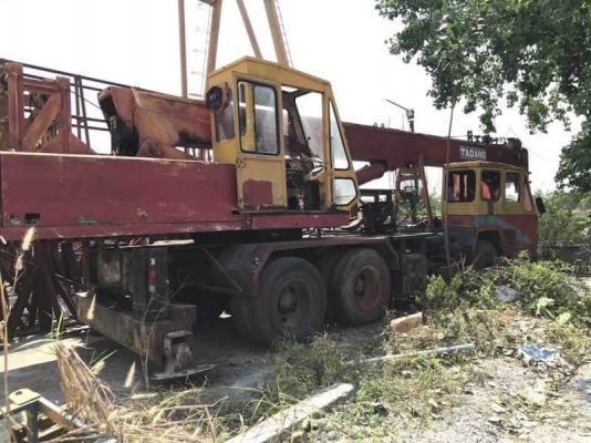 ขาย 785,000 รถเครน 10 ล้อเครน 20 ตัน 4 ปอก 3 ชัก เครื่องนิสสัน PE6-230 แรง 2 เพลา สโลว์กลาง สภาพพร้อมใช้ ทำงานได้ เอกสารเล่มทะเบียน ภาษีไม่ขาด  รถอยู่ ปทุมธานี โทร 0610710295