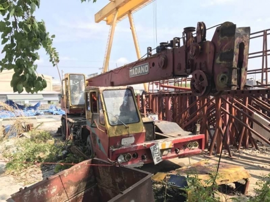 ขาย 785,000 รถเครน 10 ล้อเครน 20 ตัน 4 ปอก 3 ชัก เครื่องนิสสัน PE6-230 แรง 2 เพลา สโลว์กลาง สภาพพร้อมใช้ ทำงานได้ เอกสารเล่มทะเบียน ภาษีไม่ขาด  รถอยู่ ปทุมธานี โทร 0610710295