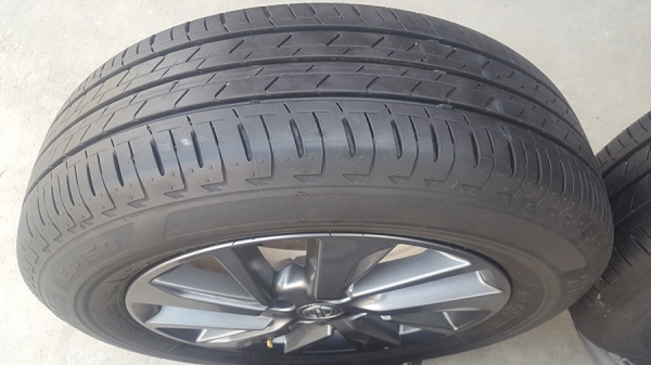 ขายล้อ Nissan Almera Sportech15 ยางปี17  4 ล้อ