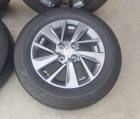 ขายล้อ Nissan Almera Sportech15 ยางปี17  4 ล้อ