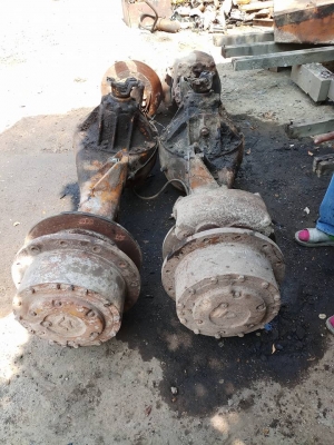 ขายช่วงล่าง รถตักล้อยาง Furukawa FL230 2เส้น