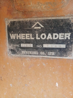 ขายช่วงล่าง รถตักล้อยาง Furukawa FL230 2เส้น