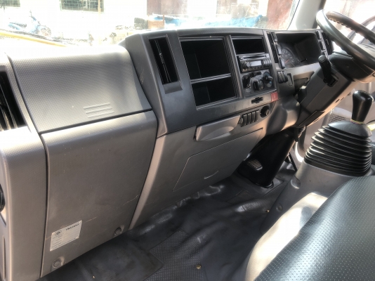 ขาย6ล้อIsuzu NMR130แรงม้ายูโร3จดปี56 เจ้าของมือแรกป้ายแดง