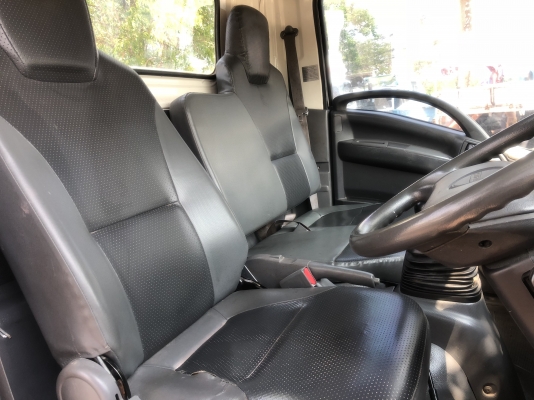 ขาย6ล้อIsuzu NMR130แรงม้ายูโร3จดปี56 เจ้าของมือแรกป้ายแดง