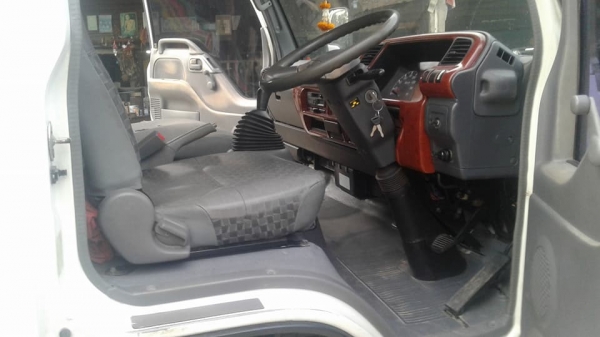 ขาย6ล้อISUZU NQR เครื่อง175แรง คอมมอลเรล ปี50 ตู้แห้งเปิดท้าย ยาว5.50ม. หัวเดิมบางไม่เคยทำสี เครื่อง