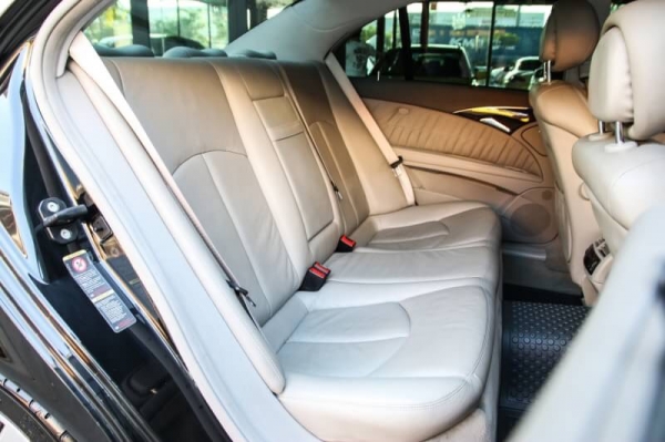 ขาย BENZ E280 3.0 V6 AVANTGARDE W211 ปี2006 สีดำ