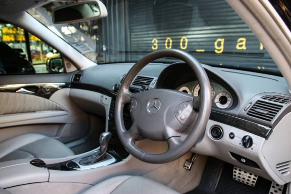ขาย BENZ E280 3.0 V6 AVANTGARDE W211 ปี2006 สีดำ