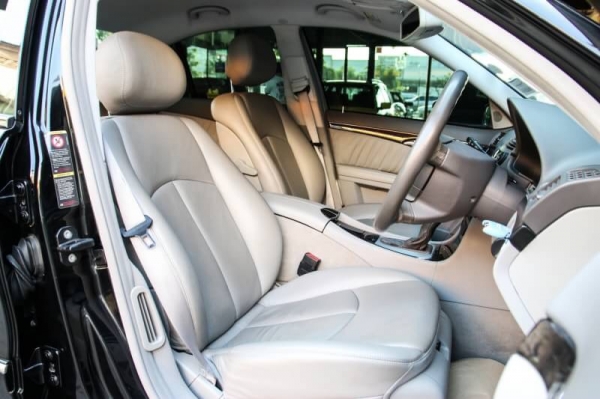 ขาย BENZ E280 3.0 V6 AVANTGARDE W211 ปี2006 สีดำ