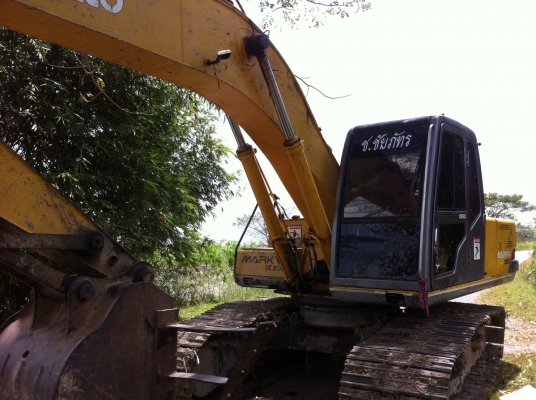 ขายรถแบคโฮ KOBELCO SK200-/// ระบบไฟเต็ม ราคา 950000 ขายรถแบคโฮ KOBELCO SK200-/// ระบบไฟเต็ม ราคา 950000