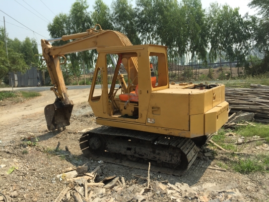 ขายรถแม็คโค KOMATSU PC60-2 สภาพสวยพร้อมใช้งาน เครื่องดีช่วงล่างดี ใบแทร็กเต็ม ราคาต่อรองคุยกันได้ โทร0616613023แพรว