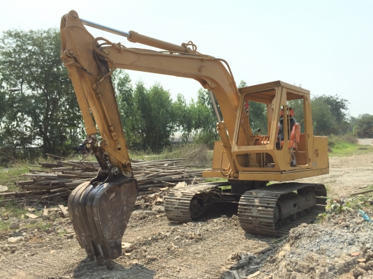 ขายรถแม็คโค KOMATSU PC60-2 สภาพสวยพร้อมใช้งาน เครื่องดีช่วงล่างดี ใบแทร็กเต็ม ราคาต่อรองคุยกันได้ โทร0616613023แพรว