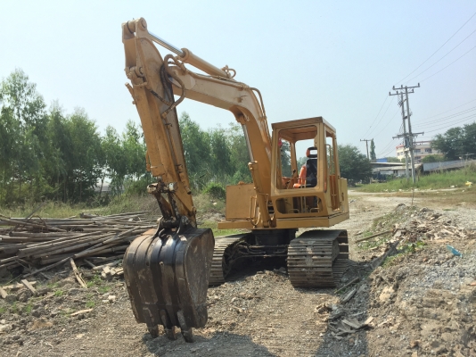 ขายรถแม็คโค KOMATSU PC60-2 สภาพสวยพร้อมใช้งาน เครื่องดีช่วงล่างดี ใบแทร็กเต็ม ราคาต่อรองคุยกันได้ โทร0616613023แพรว