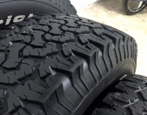 ยาง BF ko All-Terrain 285 75 16 สภาพดี ถูกๆ 4เส้น ยาง BF ko All-Terrain 285 75 16 สภาพดี ถูกๆ 4เส้น