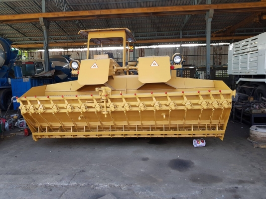 รถโรยหิน komustsu