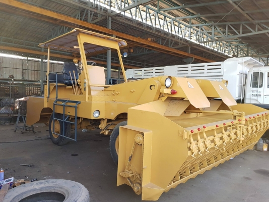 รถโรยหิน komustsu