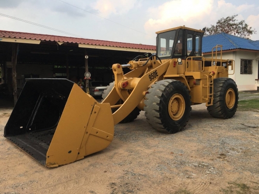 ขออนุญาตขายรถตัก950E ต่อแขนแล้วขยายบุ้งกี๋แล้วพร้อมใช้งานเอกสารใบซื้อขายทำสีใหม่ทั้งคันราคา1450000บาท สนใจติดจ่อช่างดำ0853224877 0988930465 ไอดีไลน์ 0853224877ครับผม