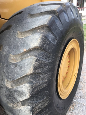 ขออนุญาตขายรถตัก950E ต่อแขนแล้วขยายบุ้งกี๋แล้วพร้อมใช้งานเอกสารใบซื้อขายทำสีใหม่ทั้งคันราคา1450000บาท สนใจติดจ่อช่างดำ0853224877 0988930465 ไอดีไลน์ 0853224877ครับผม