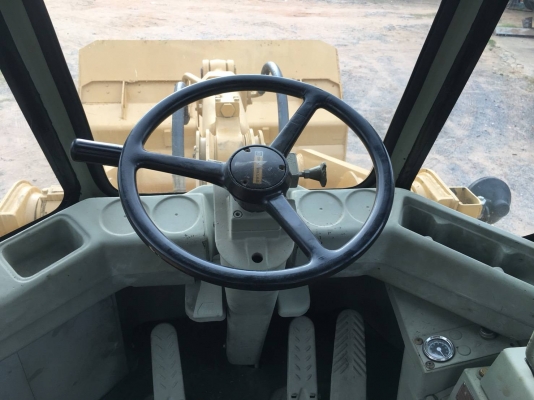 ขออนุญาตขายรถตัก950E ต่อแขนแล้วขยายบุ้งกี๋แล้วพร้อมใช้งานเอกสารใบซื้อขายทำสีใหม่ทั้งคันราคา1450000บาท สนใจติดจ่อช่างดำ0853224877 0988930465 ไอดีไลน์ 0853224877ครับผม