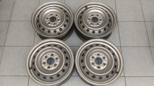 ล้อกะทะเปล่า Nissan Navara ขอบ 15