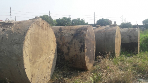 ขายถังน้ำมันใต้ดินเหมา 3 ใบ 100000 บาท