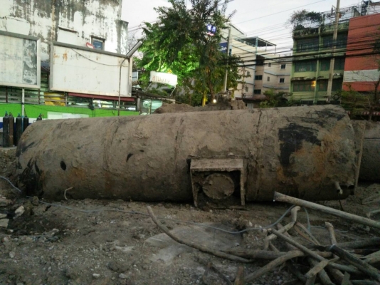 ขายถังน้ำมันใต้ดินเหมา 3 ใบ 100000 บาท