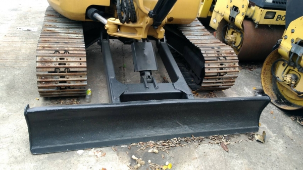 CATERPILLAR รุ่น 305 CR CATERPILLAR รุ่น 305 CR