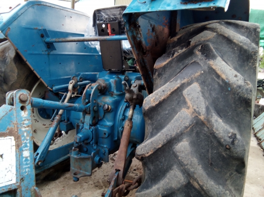 Ford.  6610. เสื้อลายแท้ตัวเต็ม เช็คพร้อมใช้  เปลี่ยนนำ้มันเครื่อง + กรอง  เปลี่ยนเบาะ  เปลี่ยนกรองดีเซล คานไบมีดแน่น ๆ  เปลี่ยนซีล กระบอกไฮดรอลิคพวงมาลัย