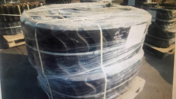 ขายแทรกยางรถขุดนาด 450*74*81