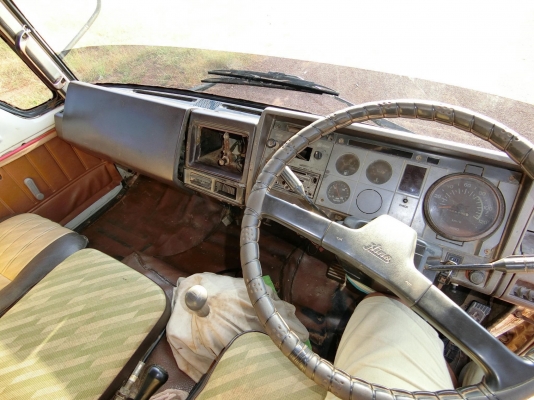 Hino Sumo 227 เครื่องเดิม เกียร์ 3M ดั้มสามมิตรแท้ สโลว์กลาง มีระบบลากพ่วง ยางดี คัทซีสวย แอร์ครบ พร้อมใช้งาน เล่มพร้อมโอน