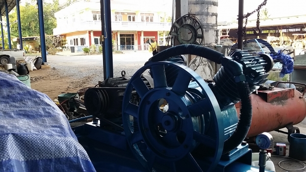 ขาย....Puma 7.5 hp.ไฟ380 พร้อมลุยใช้กันยาวๆ ขาย....Puma 7.5 hp.ไฟ380 พร้อมลุยใช้กันยาวๆ