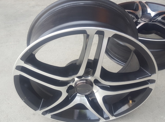 ล้อมือ2 ขอบ17 4รู100 หน้า7.5 ET35 4 ล้อ