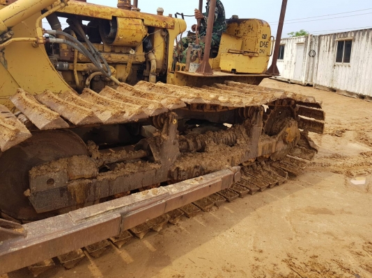 ขายรถแทรกเตอร์ CAT D5 ตีนเป็ด เกียรตัด ราคา.270000 เ้ครื่องแรง ปั้มดี บอร์ดีรอบคันสวย รถใช้งานอยู่ สนใจโทร.081-3531946 ต่อ.บางนา รถอยู่ฉะเชิงเทรา