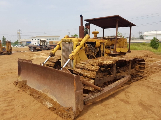 ขายรถแทรกเตอร์ CAT D5 ตีนเป็ด เกียรตัด ราคา.270000 เ้ครื่องแรง ปั้มดี บอร์ดีรอบคันสวย รถใช้งานอยู่ สนใจโทร.081-3531946 ต่อ.บางนา รถอยู่ฉะเชิงเทรา