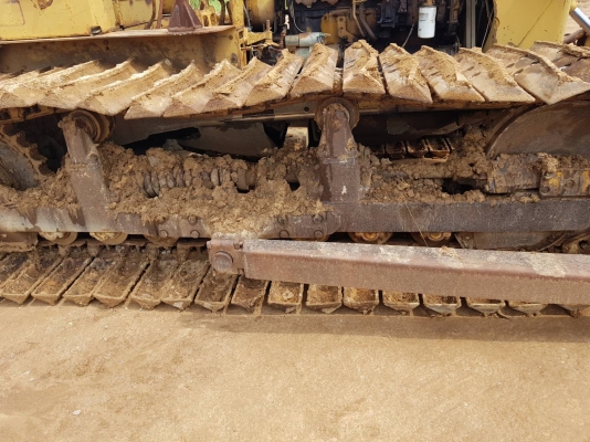 ขายรถแทรกเตอร์ CAT D5 ตีนเป็ด เกียรตัด ราคา.270000 เ้ครื่องแรง ปั้มดี บอร์ดีรอบคันสวย รถใช้งานอยู่ สนใจโทร.081-3531946 ต่อ.บางนา รถอยู่ฉะเชิงเทรา