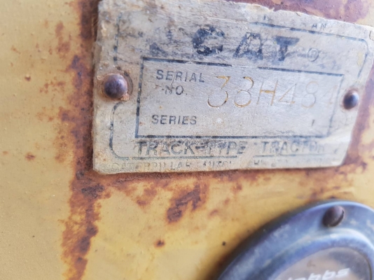 ขายรถแทรกเตอร์ CAT D5 ตีนเป็ด เกียรตัด ราคา.270000 เ้ครื่องแรง ปั้มดี บอร์ดีรอบคันสวย รถใช้งานอยู่ สนใจโทร.081-3531946 ต่อ.บางนา รถอยู่ฉะเชิงเทรา