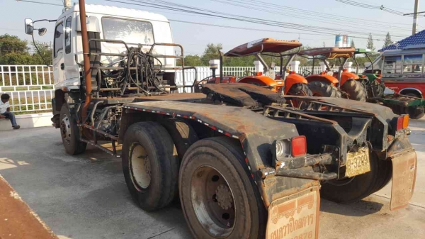 ขาย รถ 10 ล้อ หัวลาก ISUZU DECA 270 EURO 1 ปี 43 เครื่องเดิม เกียร์เดิม ช่วงล่างดี รถต้องเก็บงาน เอกสารเล่มทะเบียนครบ ขาย รถ 10 ล้อ หัวลาก ISUZU DECA 270 EURO 1 ปี 43 เครื่องเดิม เกียร์เดิม ช่วงล่างดี รถต้องเก็บงาน เอกสารเล่มทะเบียนครบ