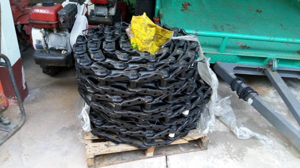 โซ่pc40-7 มี2คู่ของใหม่ราคาคู่ละ25000บาทครับ