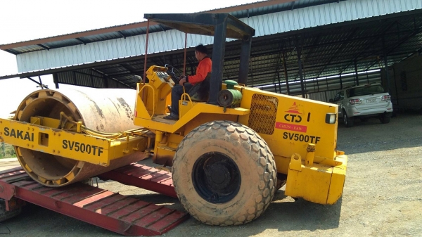 ขายรถบด  10 ตัน สั่นสะเทือน