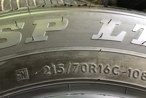 ยางใหม่ป้ายแดง ปี 18 Dunlop 215-70-16 ตุ่มอลัง เส้นสีจัดจ้าน