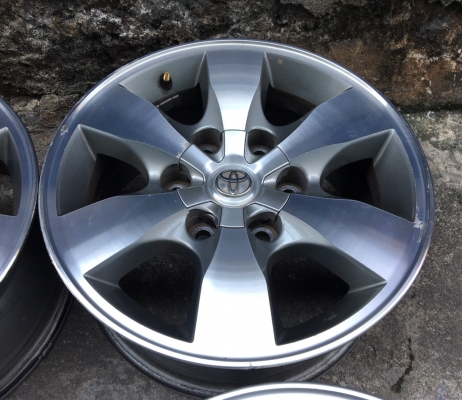 ล้อแม็ก Toyota Fortuner ขอบ 16 หน้าเงา