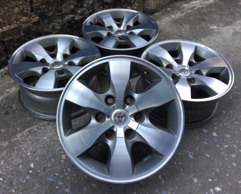 ล้อแม็ก Toyota Fortuner ขอบ 16 หน้าเงา