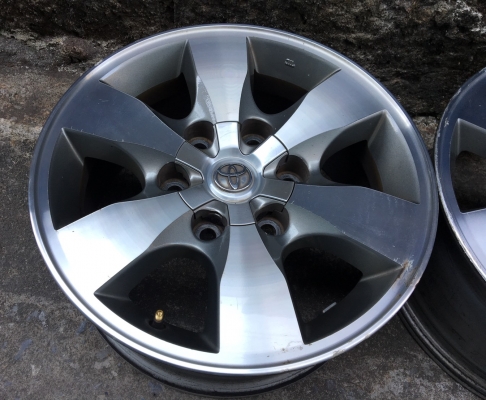 ล้อแม็ก Toyota Fortuner ขอบ 16 หน้าเงา