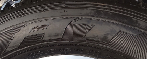 ยาง Dunlop 265-65-17 ปี 16 ดอกเต็มๆทุกเส้น ยาง Dunlop 265-65-17 ปี 16 ดอกเต็มๆทุกเส้น