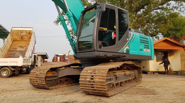 ขายดาวน์รถแบ็คโฮ KOBELCO SK200 Mark 10 ใช้งานเพียง 1 พันชั่วโมง สภาพนางฟ้า สวย ไม่มีที่ติ ขายดาวน์รถแบ็คโฮ KOBELCO SK200 Mark 10 ใช้งานเพียง 1 พันชั่วโมง สภาพนางฟ้า สวย ไม่มีที่ติ