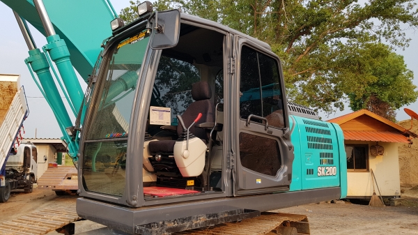 ขายดาวน์รถแบ็คโฮ KOBELCO SK200 Mark 10 ใช้งานเพียง 1 พันชั่วโมง สภาพนางฟ้า สวย ไม่มีที่ติ ขายดาวน์รถแบ็คโฮ KOBELCO SK200 Mark 10 ใช้งานเพียง 1 พันชั่วโมง สภาพนางฟ้า สวย ไม่มีที่ติ