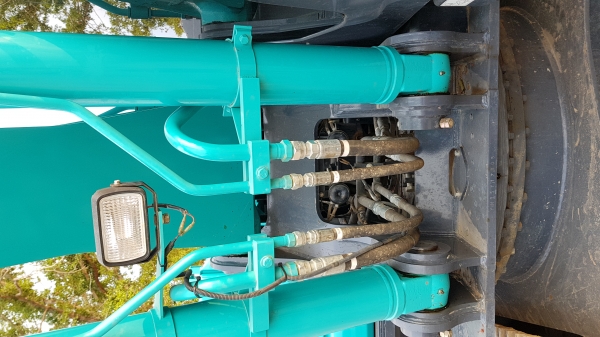 ขายดาวน์รถแบ็คโฮ KOBELCO SK200 Mark 10 ใช้งานเพียง 1 พันชั่วโมง สภาพนางฟ้า สวย ไม่มีที่ติ ขายดาวน์รถแบ็คโฮ KOBELCO SK200 Mark 10 ใช้งานเพียง 1 พันชั่วโมง สภาพนางฟ้า สวย ไม่มีที่ติ