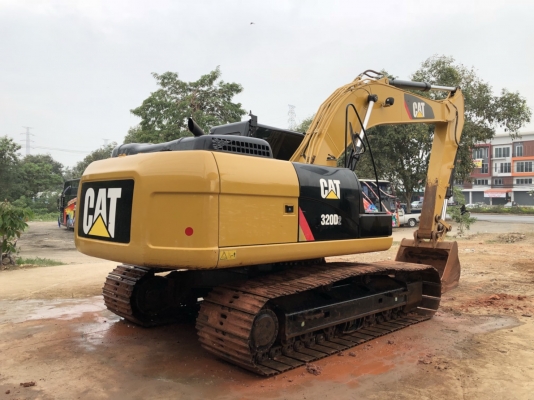 ขายรถแบ็คโฮ CAT320D2 ใช้งานเพียง 5 พันชั่วโมง สภาพนางฟ้า สวยแน่นเต็มทุกระบบ