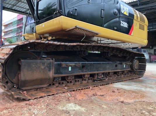 ขายรถแบ็คโฮ CAT320D2 ใช้งานเพียง 5 พันชั่วโมง สภาพนางฟ้า สวยแน่นเต็มทุกระบบ