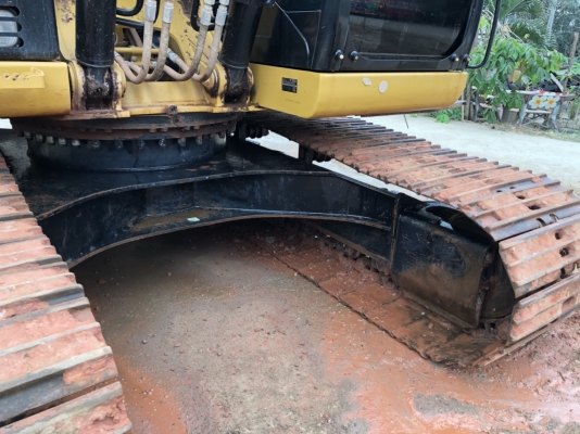 ขายรถแบ็คโฮ CAT320D2 ใช้งานเพียง 5 พันชั่วโมง สภาพนางฟ้า สวยแน่นเต็มทุกระบบ